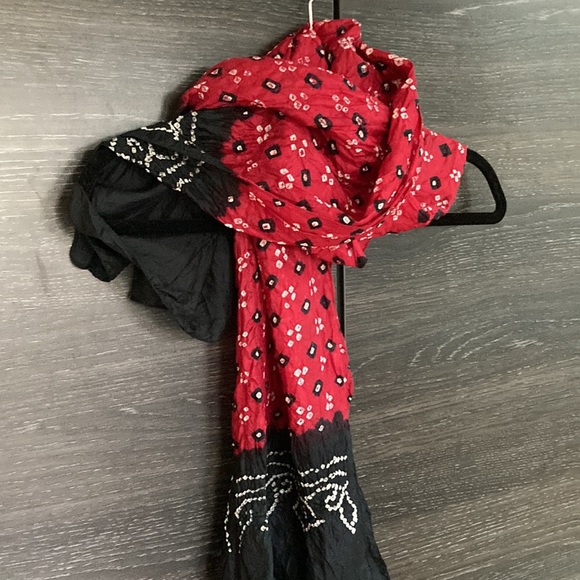 Fabindia Silk Red Scarf with White & Black Diamond Pattern & Black Ends - Picture 8 of 10